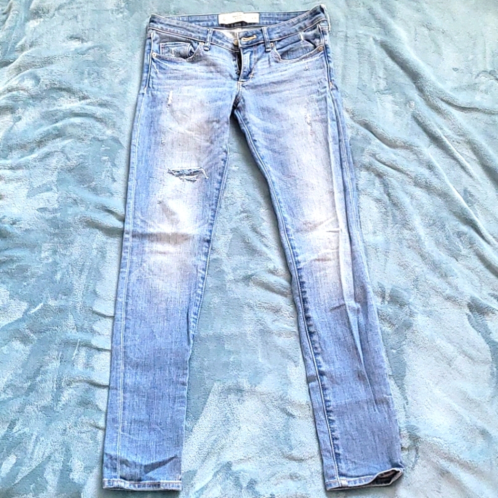 Abercrombie jeans distressed sz 2R 26 skinny